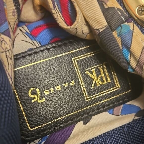 Elegant Black Hobo Bag - Picture 5 of 9